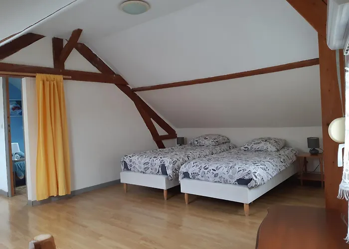 Apartment Rm- En Famille Ou Entre Amis-ies En Toute Convivialite Avec A 3min *