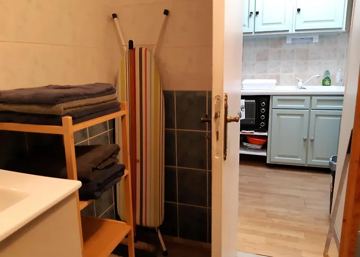 Apartment Rm- En Famille Ou Entre Amis-ies En Toute Convivialite Avec A 3min *