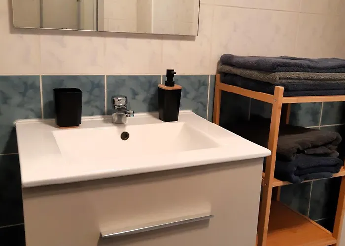 Apartment Rm- En Famille Ou Entre Amis-ies En Toute Convivialite Avec A 3min