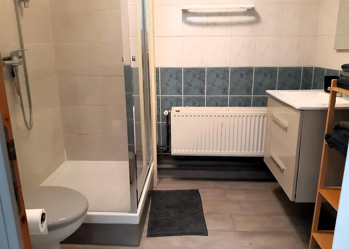 Apartment Rm- En Famille Ou Entre Amis-ies En Toute Convivialite Avec A 3min *