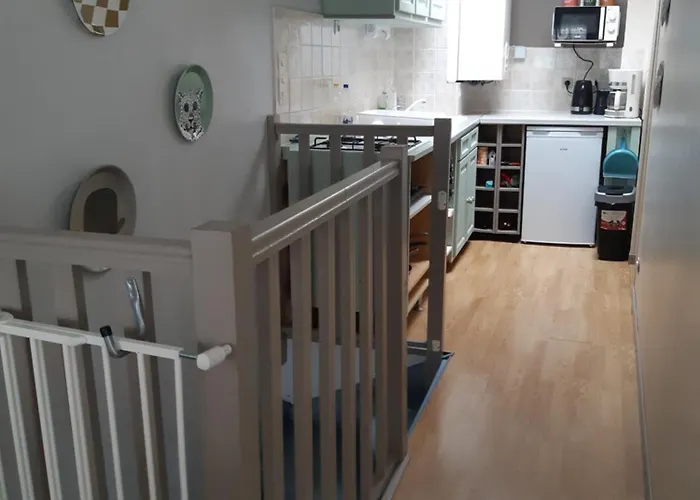 Apartment Rm- En Famille Ou Entre Amis-ies En Toute Convivialite Avec A 3min *